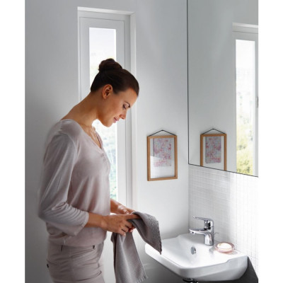 Смеситель для раковины хром Hansgrohe Novus 71020000