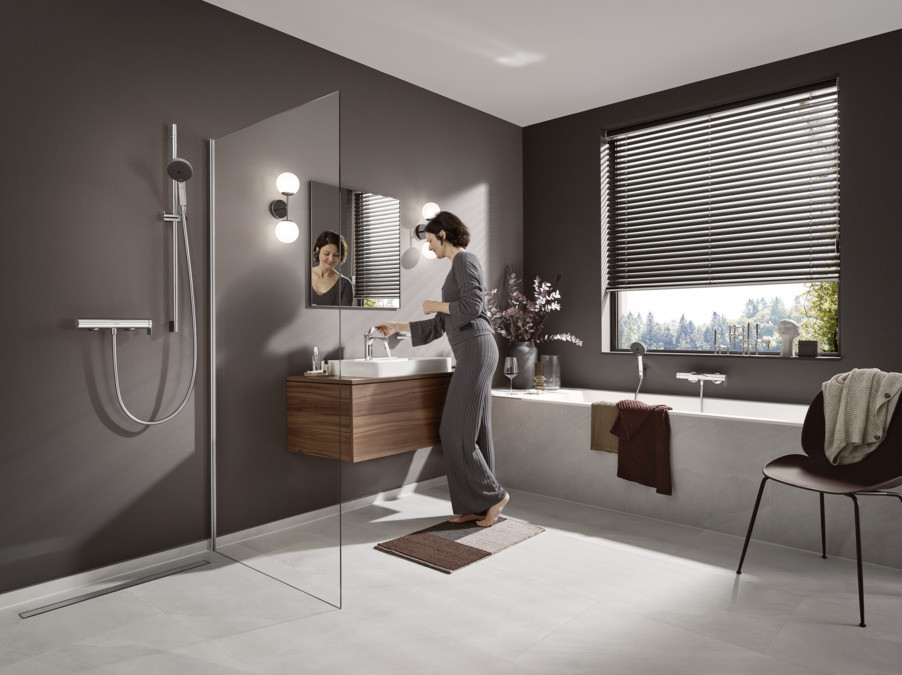 Смеситель для душа Hansgrohe Vivenis, однорычажный, внешнего монтажа 75620670, матовый черный