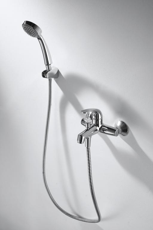 Смеситель для ванны с ручным душем хром Bravat F6135188CP-B-RUS