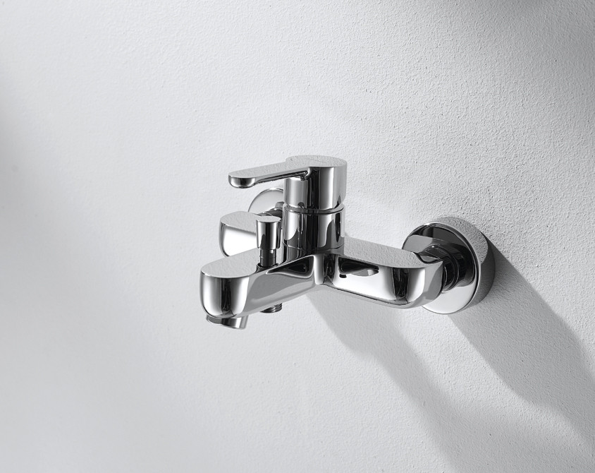 Смеситель для ванны хром Bravat F63783C-01A
