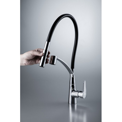 Смеситель для кухни с гибким изливом черный/хром Bravat F7420453CP