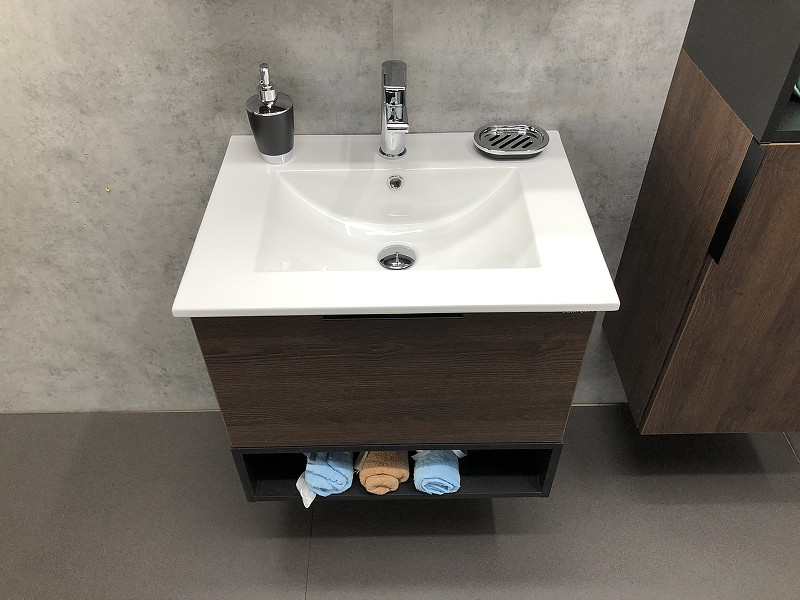 Тумба с раковиной подвесная дуб темный 60см Comforty 00004150530CF