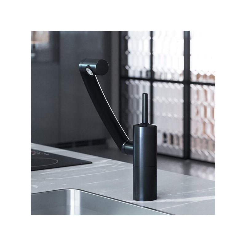 Смеситель для кухни с поворотным изливом Damixa Arc 290007364 черный