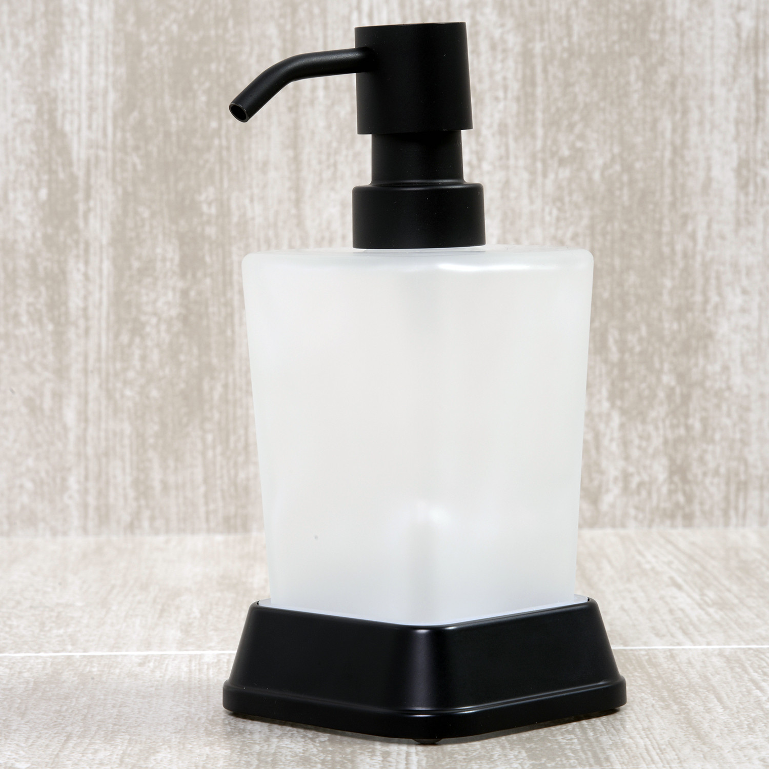 Дозатор для жидкого мыла черный WasserKRAFT Amper K-5499BLACK