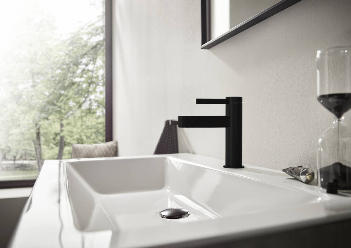 Смеситель для раковины Hansgrohe Finoris 110 с донным клапаном PushOpen матовый черный