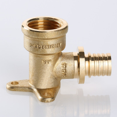 Угольник с креплением (водоразетка) надвижной 20 (2,8) мм х 1/2"в.р. VALTEC