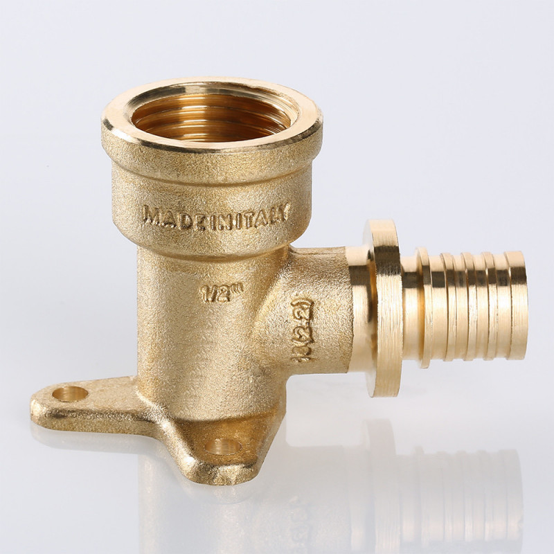 Угольник с креплением (водоразетка) надвижной 20 (2,8) мм х 1/2"в.р. VALTEC
