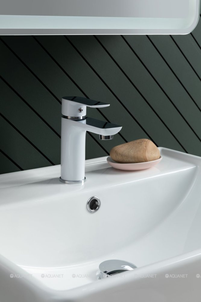 Смеситель для раковины Aquanet Arctic белый.