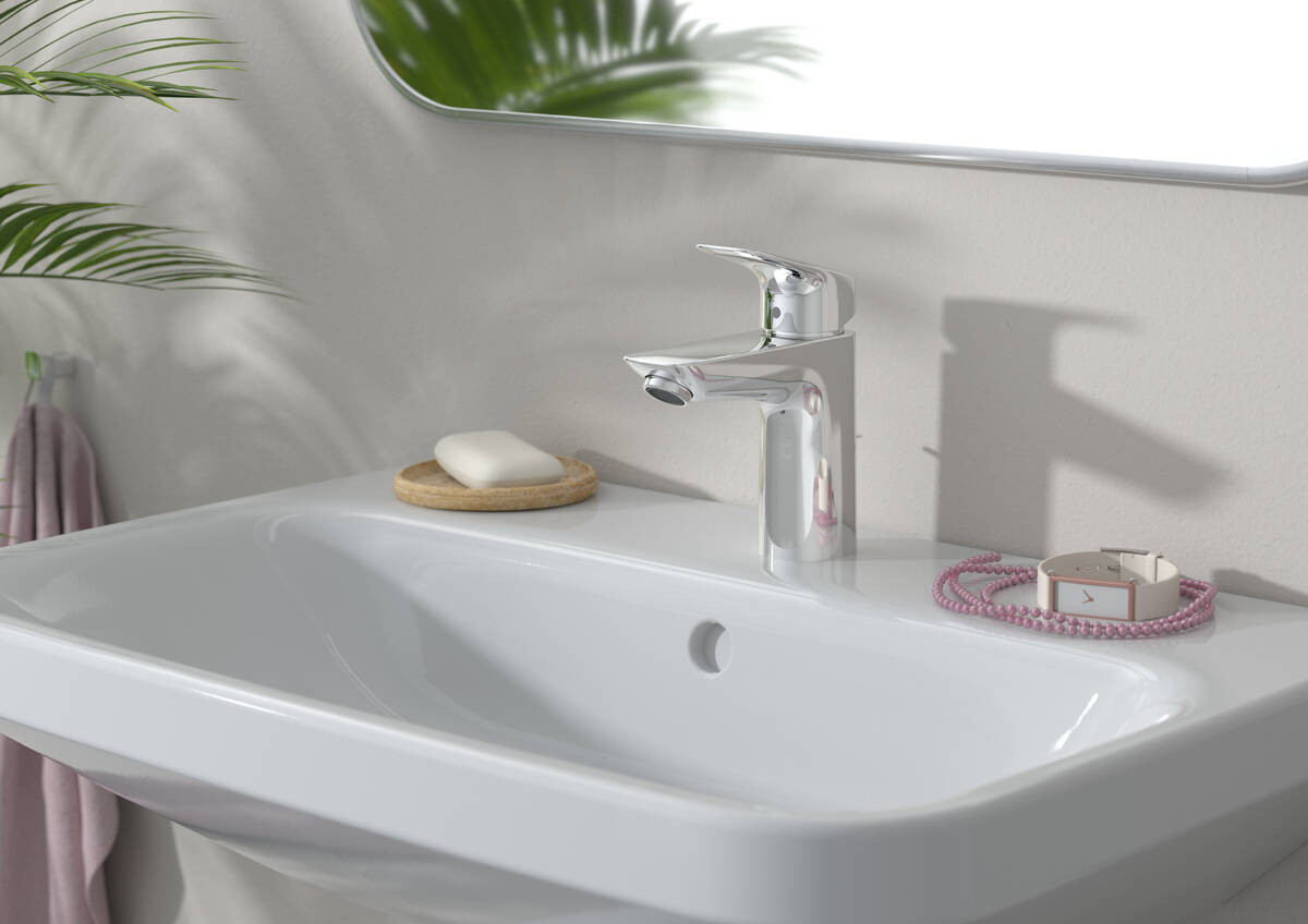 Однорычажный смеситель для раковины Hansgrohe Logis 100 с донным клапаном