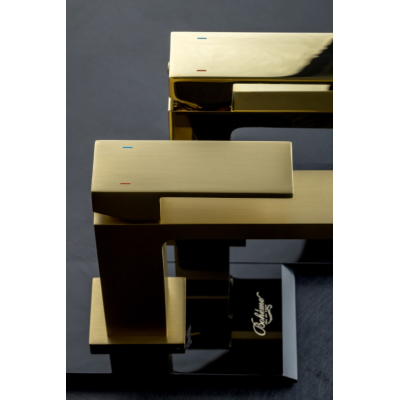 Смеситель для умывальника Boheme Uno Qubic Matt Gold