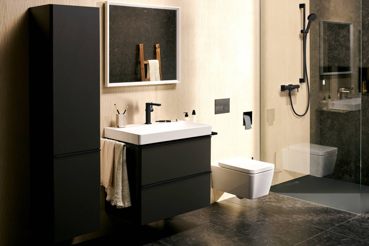 Душевой гарнитур Hansgrohe Pulsify Select S 105 3jet Relaxation EcoSmart со штангой 90 см, матовый черный