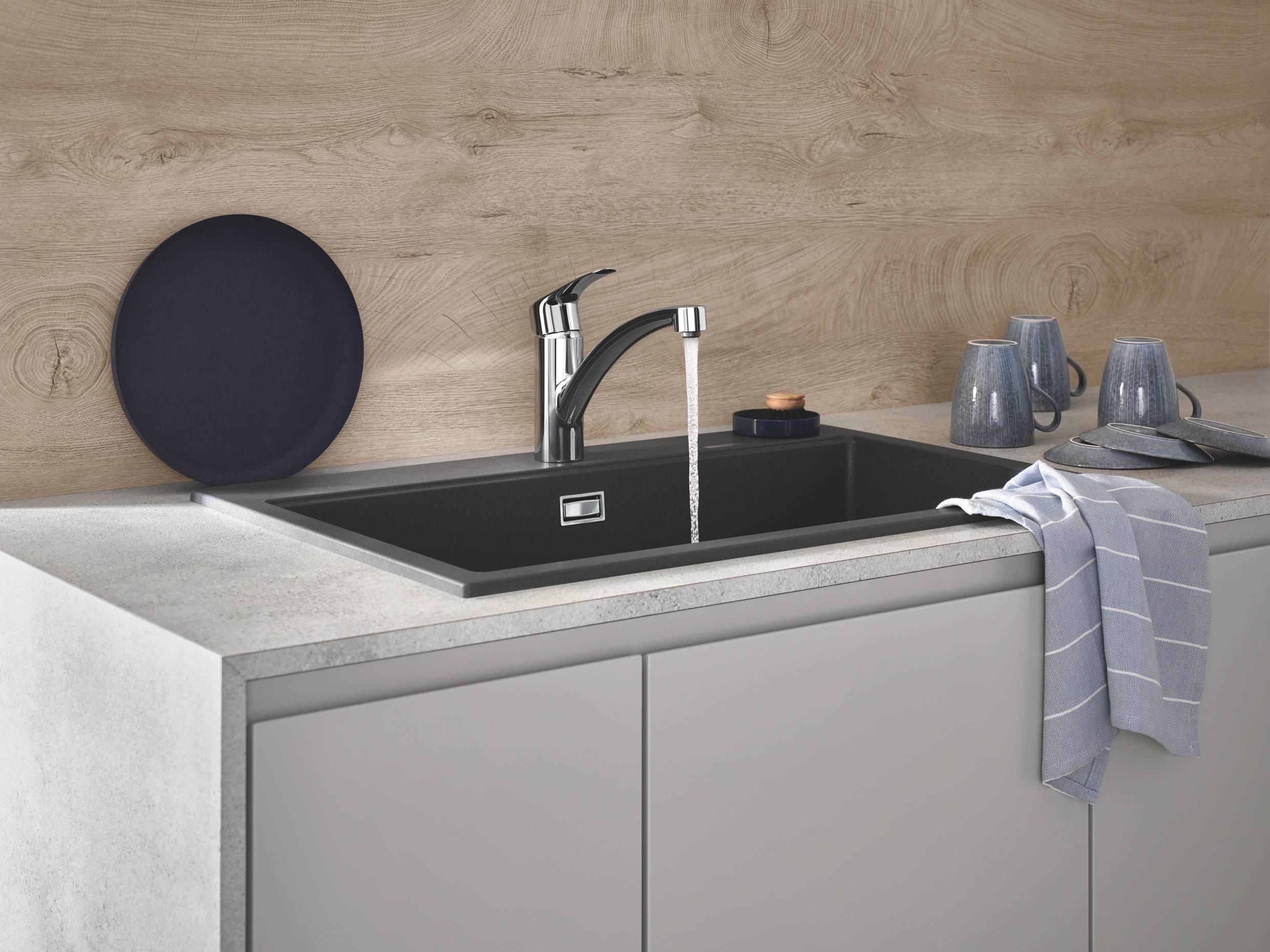 Смеситель однорычажный для мойки Grohe Eurosmart, низкий излив, хром