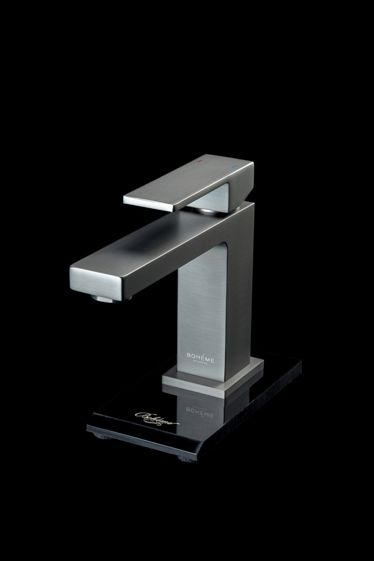 Смеситель для умывальника Boheme Uno Qubic Matt Black