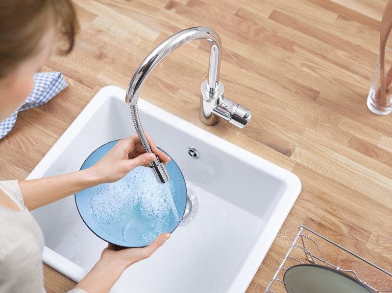Смеситель для кухни с вытяжным изливом GROHE Eurostyle Cosmopolitan, хром