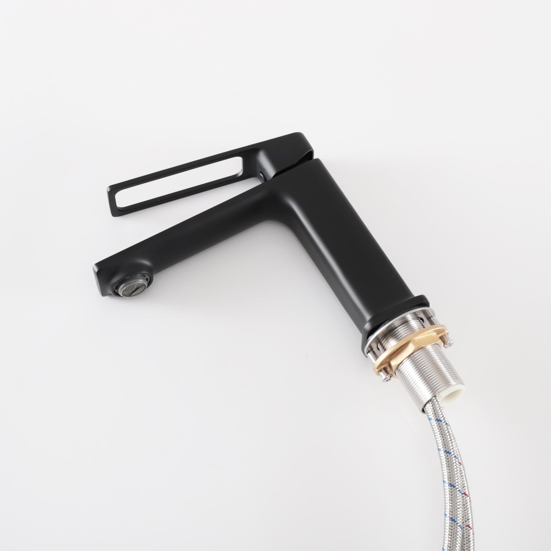 Смеситель для раковины Gid Niagara L057-BM-K L057BMK черный матовый