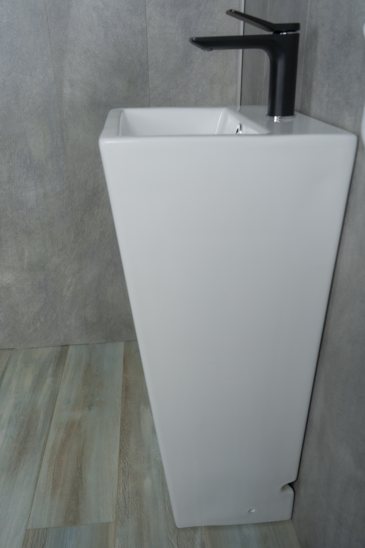 Раковина Gid Nb147 81104 напольная белая 34x33x85