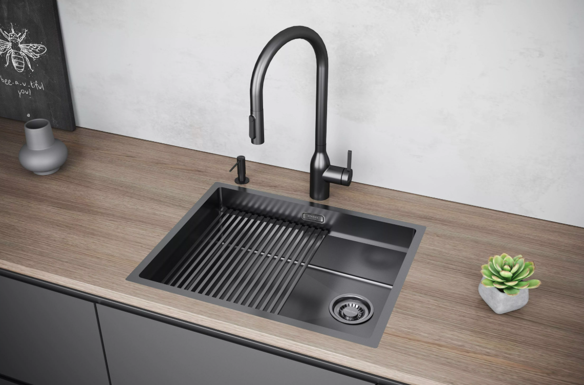 Смеситель Paulmark UNIVERSAL Metallum с подключением к фильтру для воды, с вытяжным шлангом, Вороненая сталь
