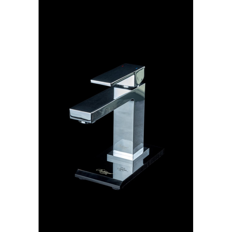 Смеситель для умывальника Boheme QUBIC Chrome, однорычажный, латунь, излив фиксированный