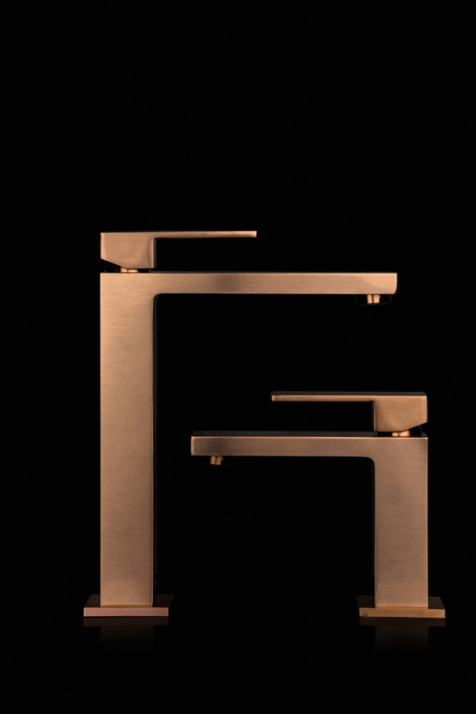 Смеситель для умывальника Boheme QUBIC Brushed Bronze, однорычажный, цвет «брашированная бронза», Италия