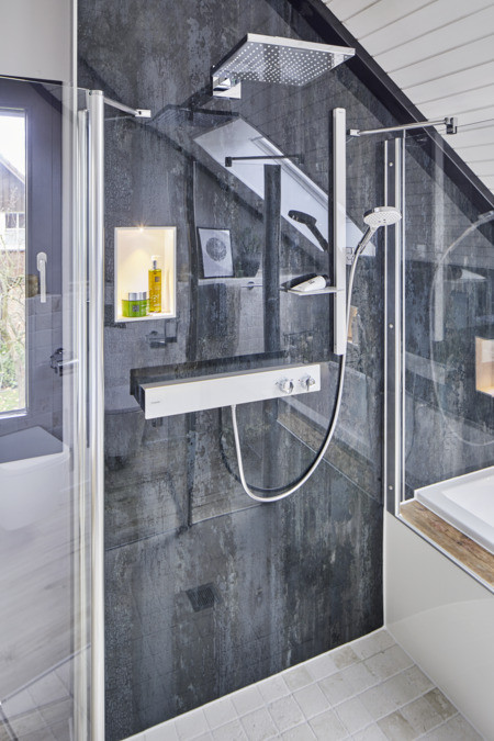 Верхний душ 300 1jet с держателем Hansgrohe Raindance E хром