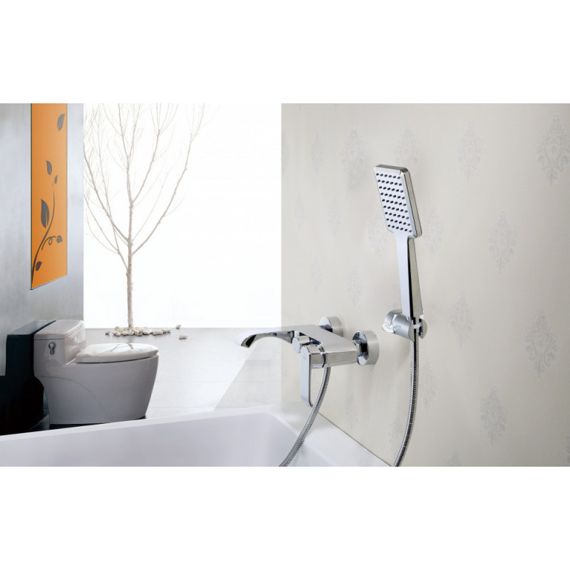 Смеситель для ванны хром Rose R1702