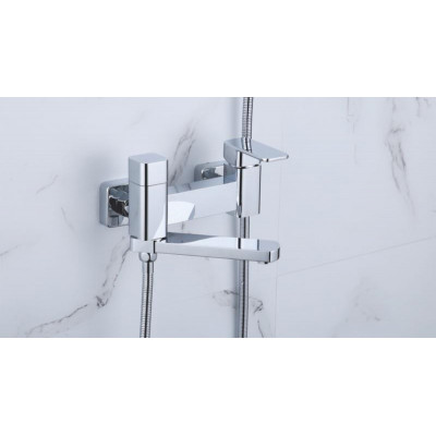 Смеситель для ванны хром Rose R2602