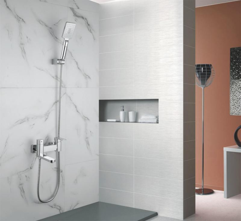 Смеситель для ванны хром Rose R2602