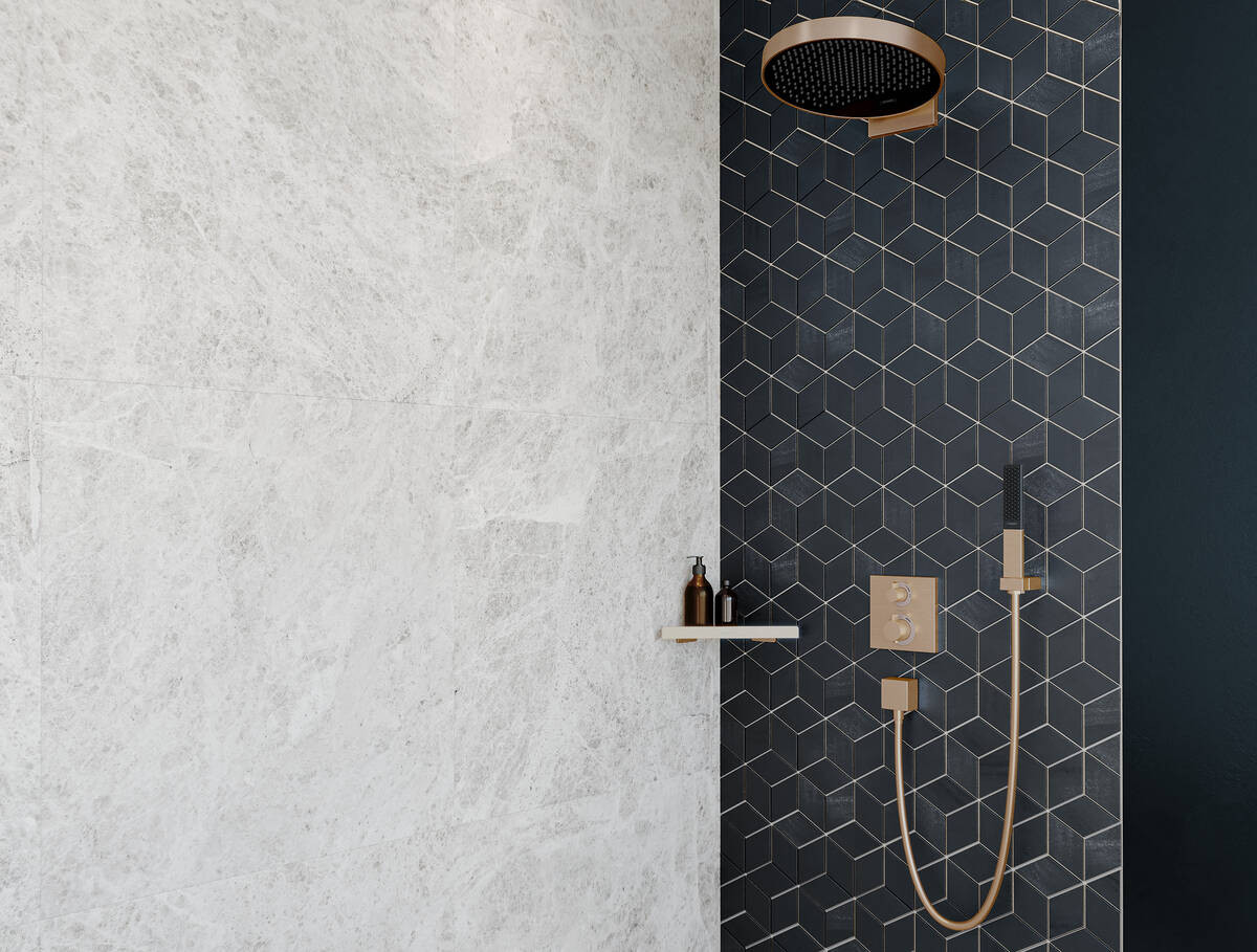 Ручной душ-"палочка" Hansgrohe Rainfinity полированное золото